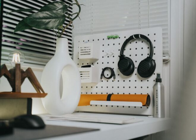 Pegboard na zeď v bytě bez chyb: návrh, materiály, kotvení a rozpočet 600-1800 Kč/m2